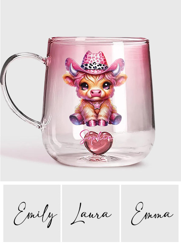 Niedliche Hochlandkuh – Personalisierter Glasbecher mit Farbverlauf und Hochlandkuh-Motiv