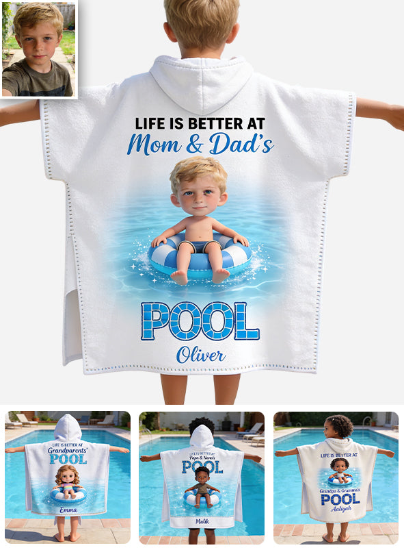 Das Leben ist besser am Pool - Personalisierter Kinder Kapuzenhandtuch Poncho