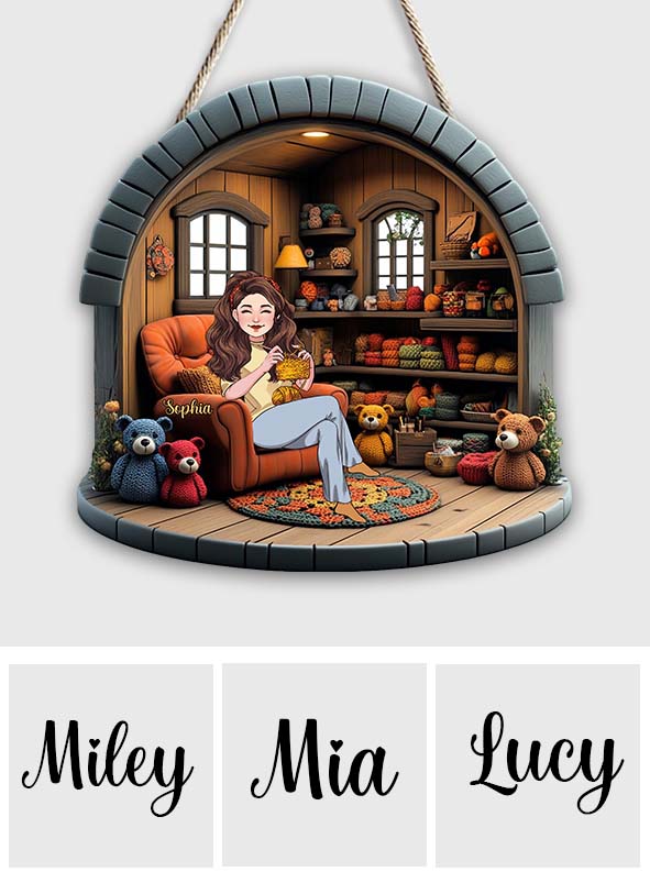 In meinem Häkel-/Strickzimmer – personalisiertes, individuell geformtes Holzschild zum Häkeln