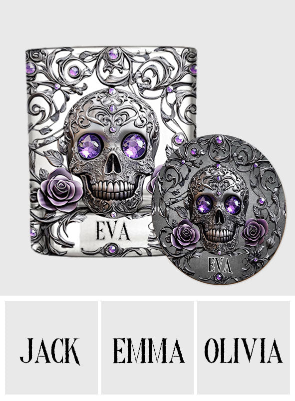 Wunderschönes Whiskyglas mit Totenkopf und Rosen – personalisiertes Totenkopf-Design