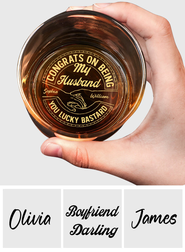 Herzlichen Glückwunsch an mein Ehepaar! Du Glückspilz! – Personalisiertes, graviertes Whiskyglas für Paare