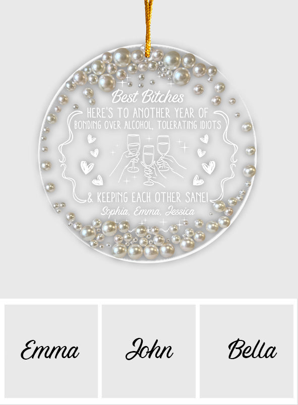 Auf ein weiteres Jahr voller gemeinsamer Drinks – Personalisierter transparenter Anhänger für die beste Freundin