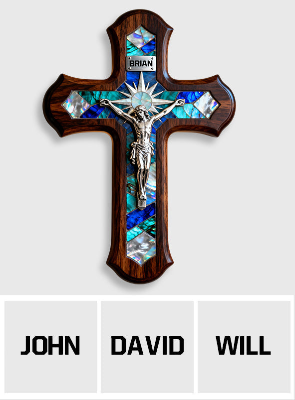 Kreuz im Perlmutt-Stil – personalisiertes christliches Holzschild in individueller Form