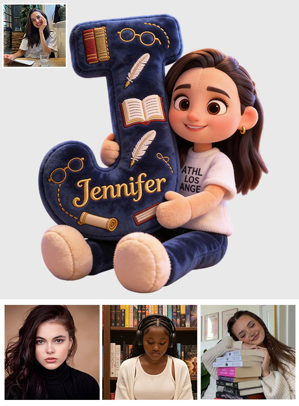 Gemütliche Alphabet-Bibliothek – Personalisiertes Kissen in Buchform aus Kunstfell