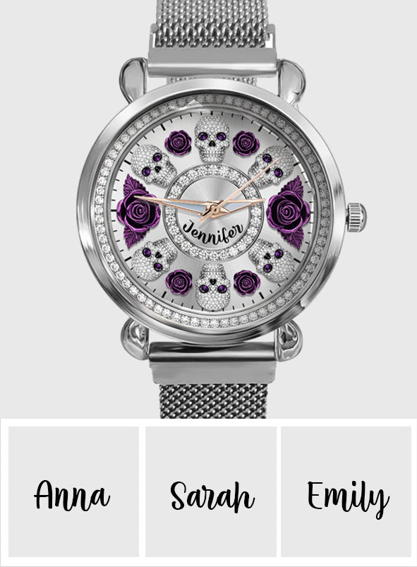 Totenkopf und Rosen – Personalisierte Totenkopf-Damenhanduhr
