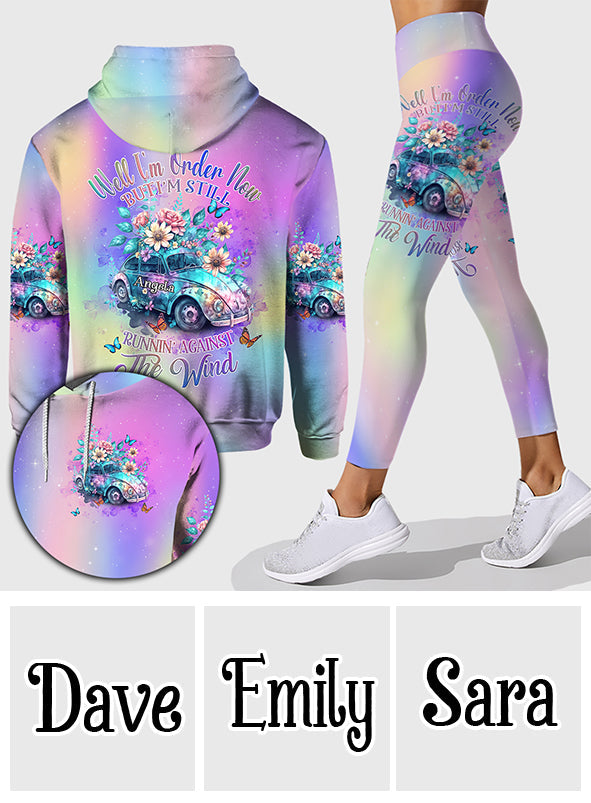 Gegen den Wind laufen – Personalisierter Hippie-Hoodie und Leggings
