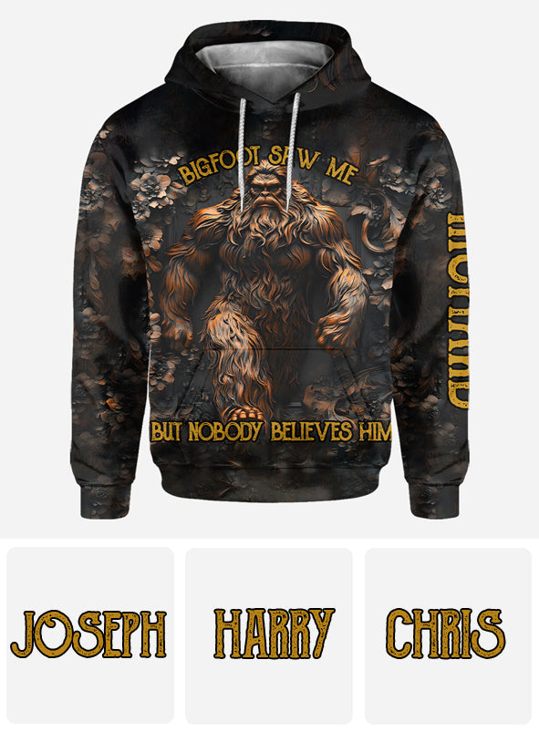 Bigfoot hat mich gesehen – Personalisiertes Camping-Shirt