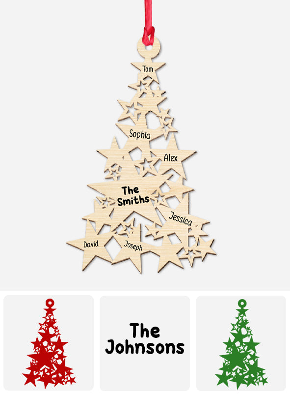 Weihnachtsbaum mit Sternenmotiv und individuellen Familiennamen – Personalisierter Familienschmuck