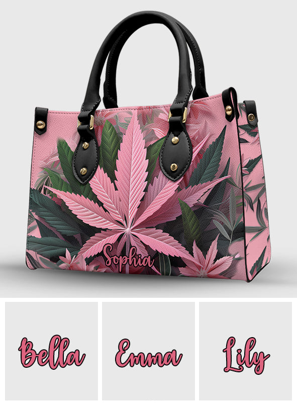 Pink Stoner Chick – Personalisierte Lederhandtasche für Cannabis