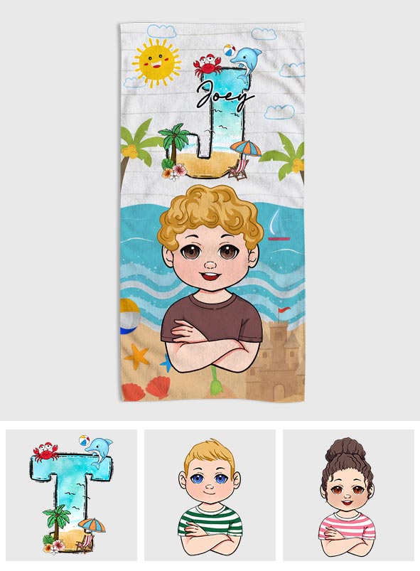 Kind am Strand – personalisiertes Strandtuch für Kinder
