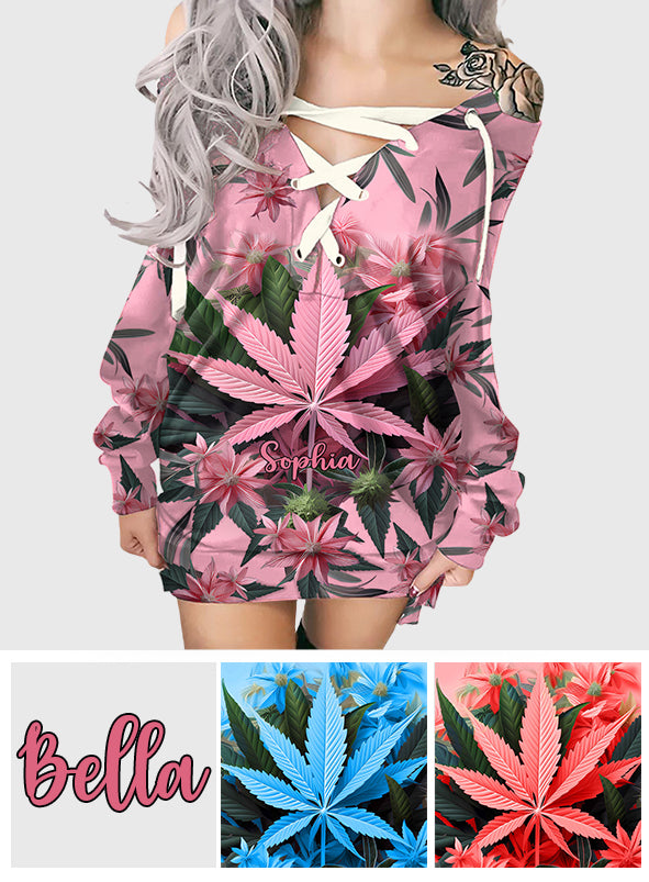 Stoner Chick - Personalisiertes schulterfreies Langarmkleid mit Cannabis-Motiv