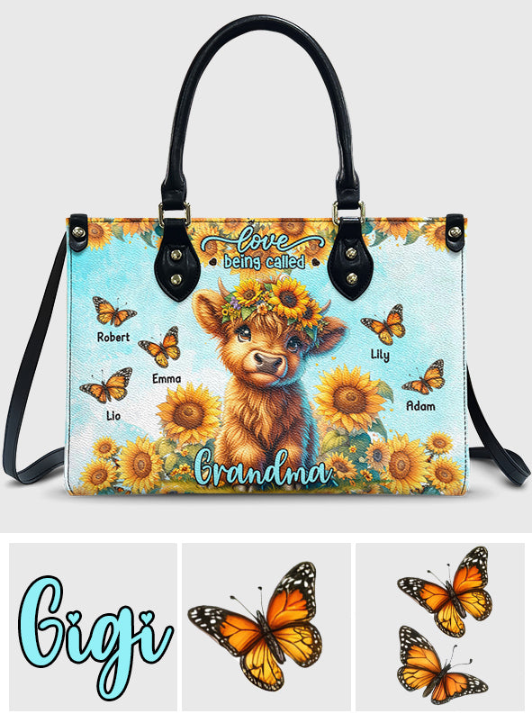 Liebe es, Oma genannt zu werden – personalisierte Lederhandtasche mit Sonnenblumenmotiv und Motiv „Hochlandrind“