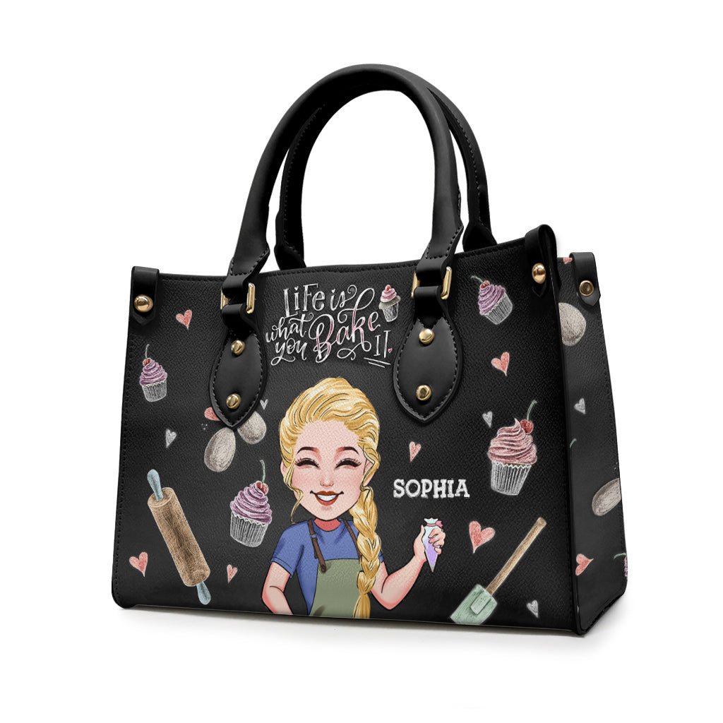 Das Leben ist, was du daraus backst – personalisierte Backhandtasche aus Leder