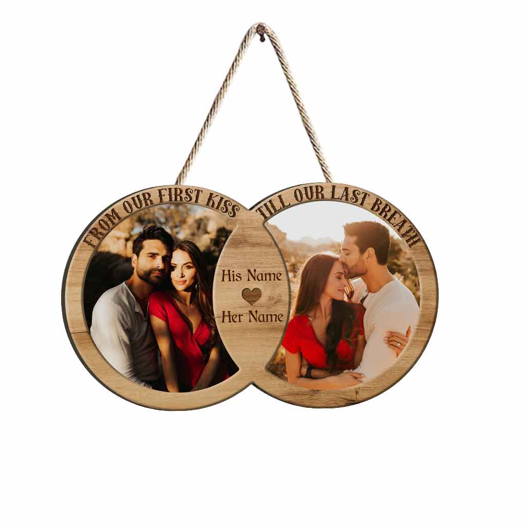 Von unserem ersten Kuss – Personalisiertes Holzschild für Paare