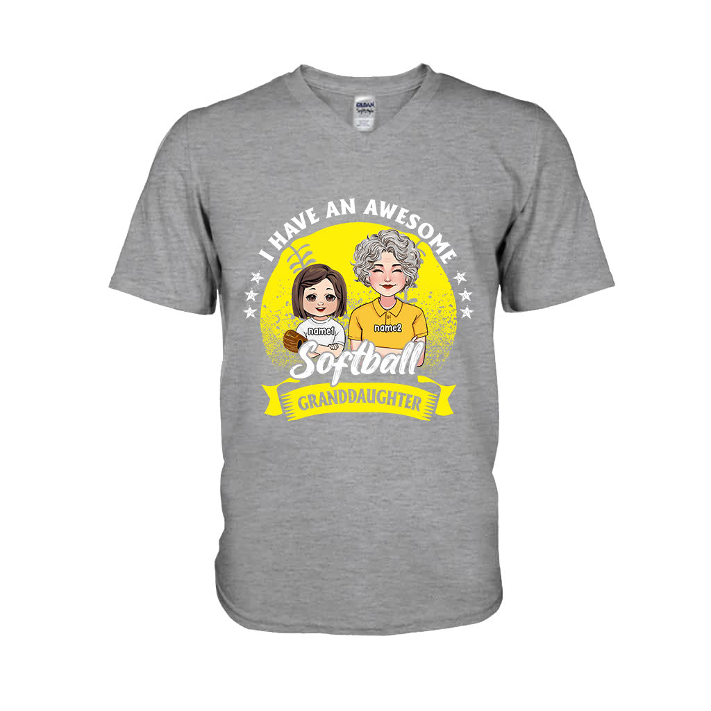 Tolle Softball-Enkelin – personalisiertes Softball-T-Shirt und Hoodie