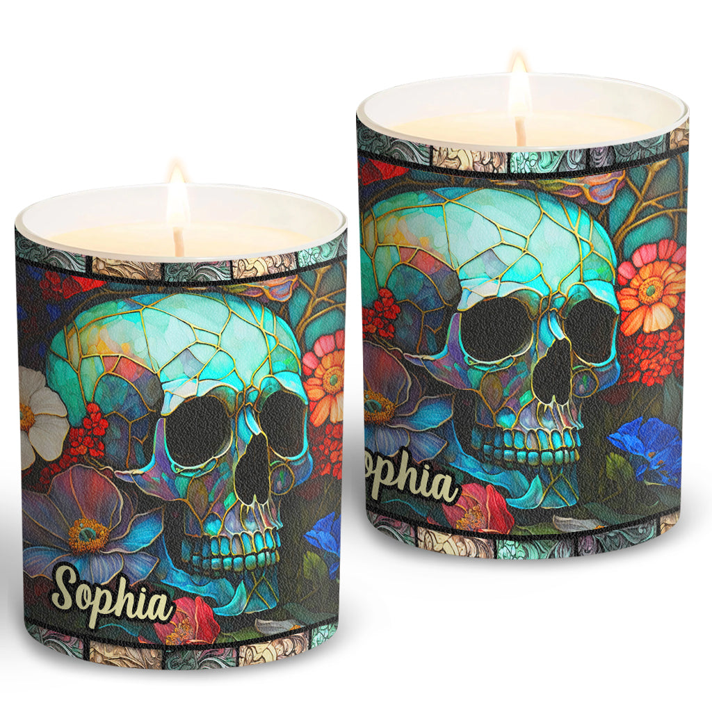 Blumenschädel – Personalisierte Totenkopfkerze mit Holzdeckel