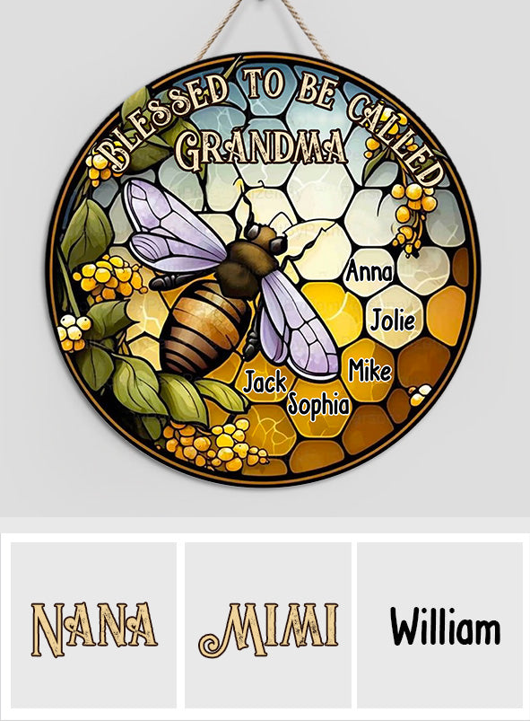 Gesegnet, Oma/Nana/Mimi genannt zu werden... - Personalisiertes rundes Holzschild für Oma