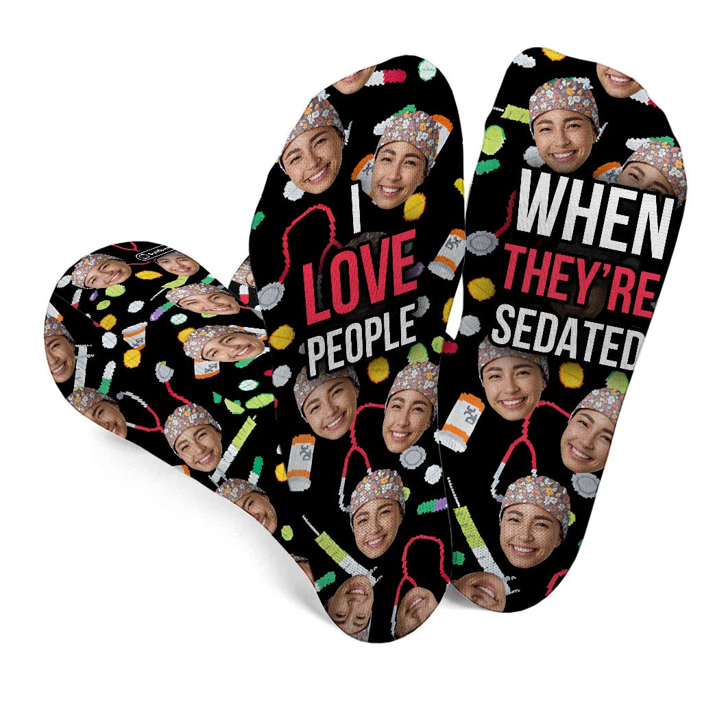 Ich liebe es, wenn Menschen sediert sind – personalisierte Krankenschwestersocken