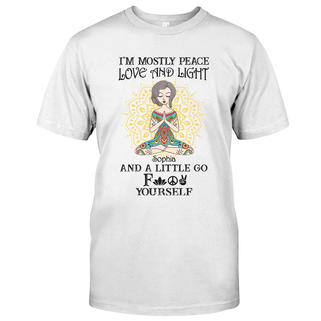 Ich bin vor allem Frieden, Liebe und Licht – personalisiertes Yoga-T-Shirt und Hoodie