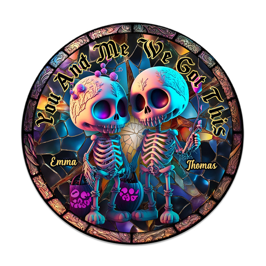 „Du und ich, wir schaffen das“ – Personalisiertes Totenkopf-Rundschild aus Holz