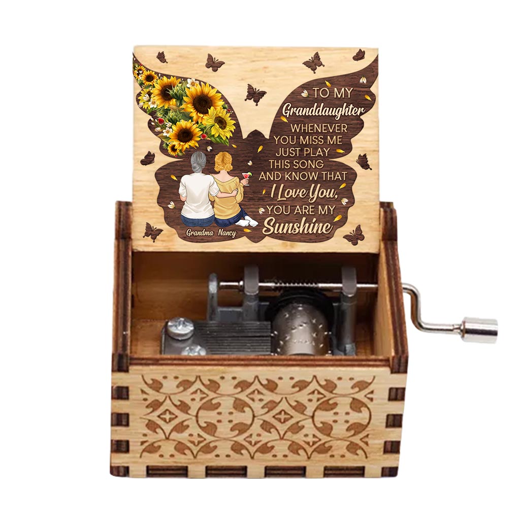 To My Granddaughter - Personalized Mother's Day Grandma Hand Crank Music Box