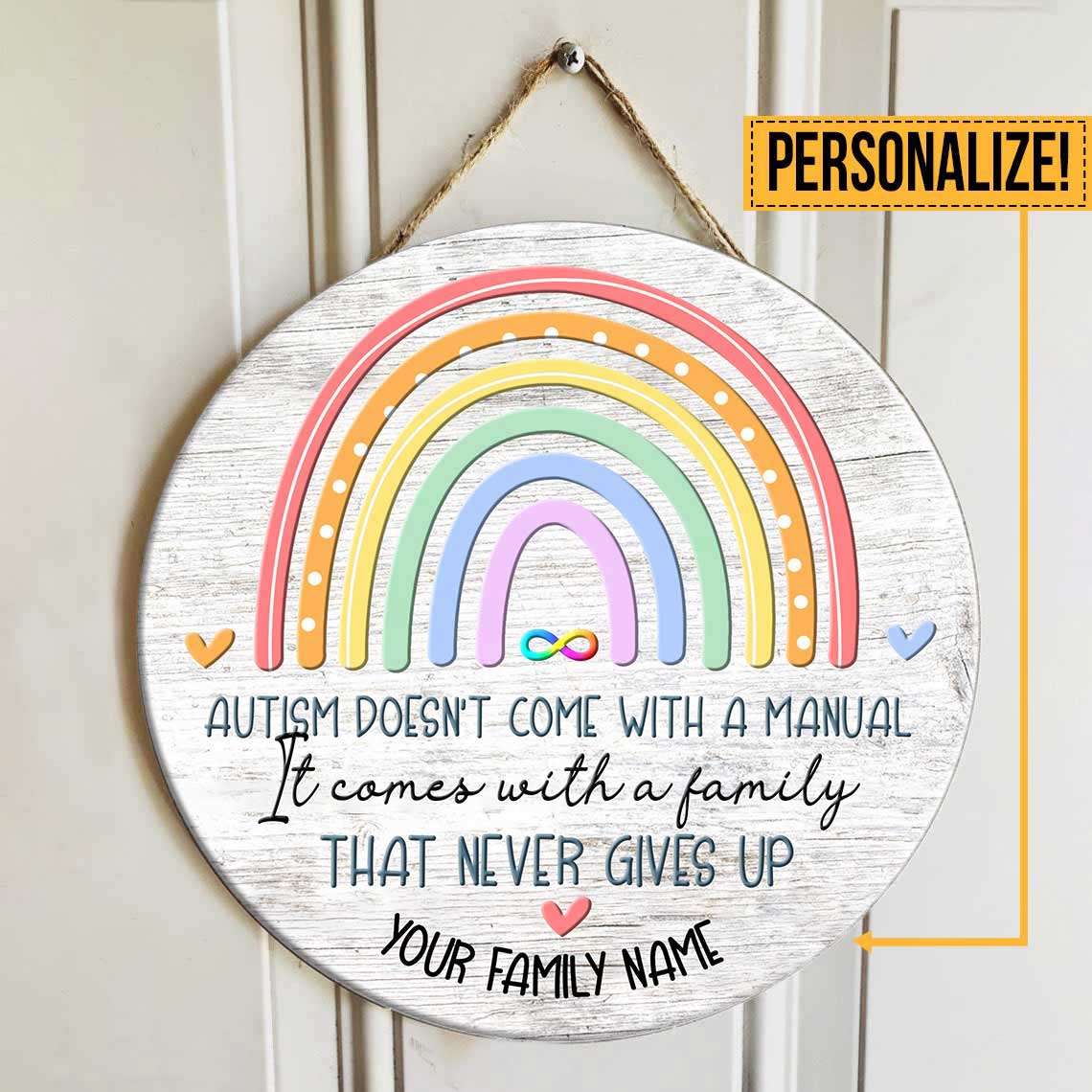 Autismus kommt nicht von allein – Personalisiertes rundes Holzschild zur Sensibilisierung für Autismus