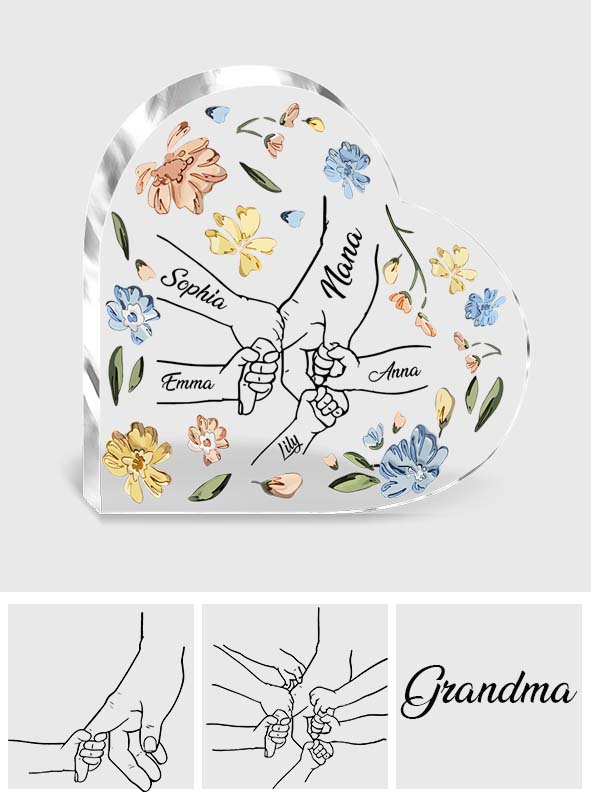 Mutter und Kinder halten Händchen, pastellfarbenes Blumenmuster – personalisierte Acrylplakette in individueller Form