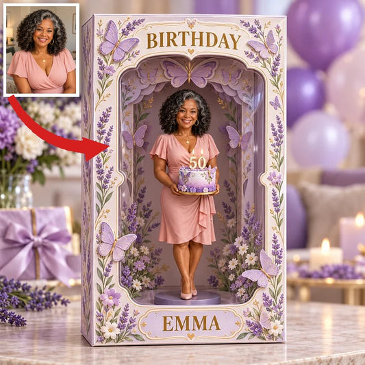 Personalisierte Foto-Lavendel-Schmetterlingsfigurine in Acryl-Displaybox - 50. Geburtstagsgeschenk für Frauen