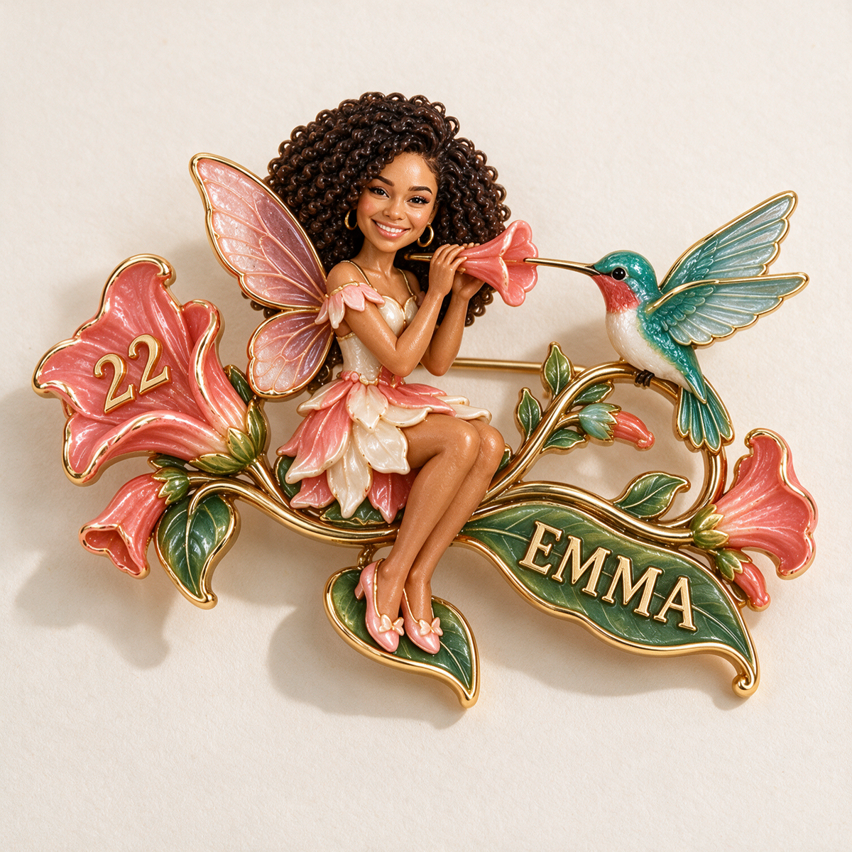 Personalisierte Blumenfee Brosche - Geburtstagsgeschenk mit Foto, Name und Alter, Kolibri und Trompetenblumen