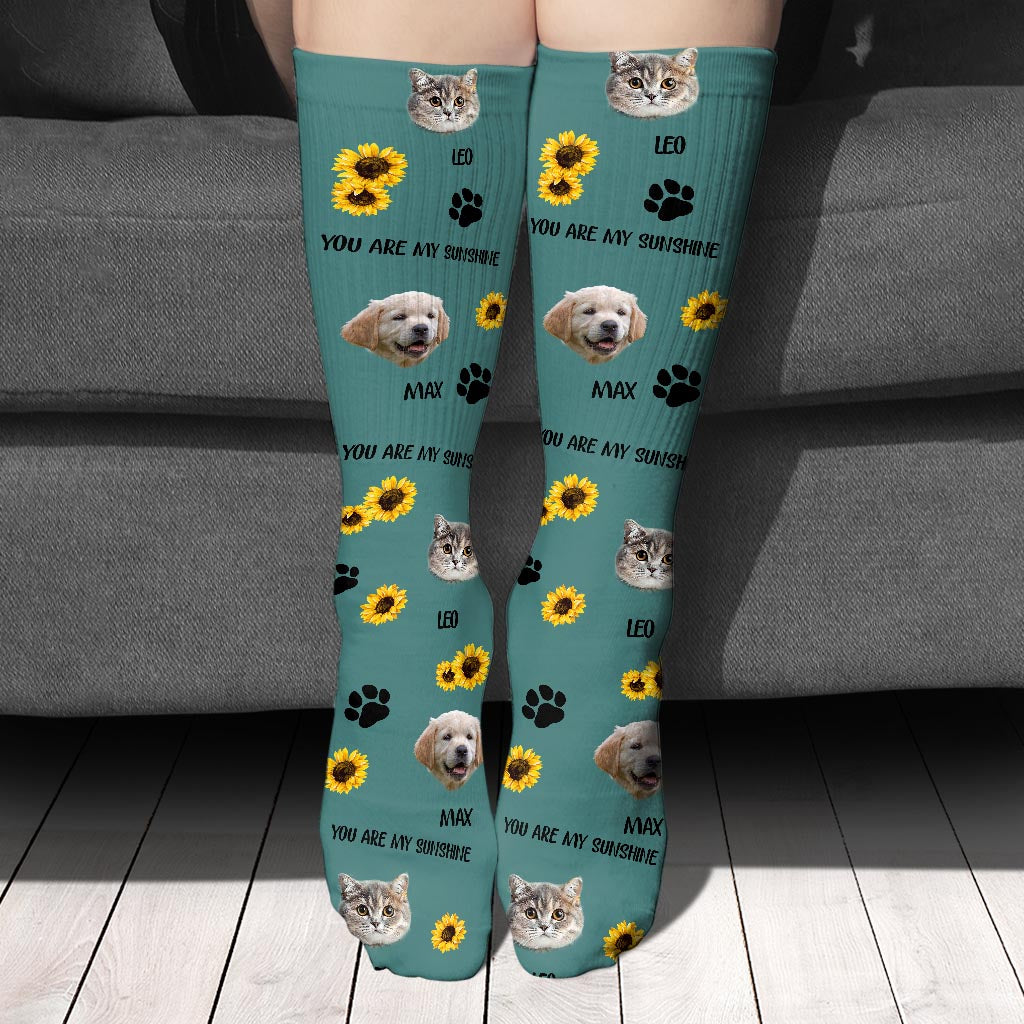 Dieser Mensch gehört zu – Hundegeschenk für Katzenliebhaber – Personalisierte Socken