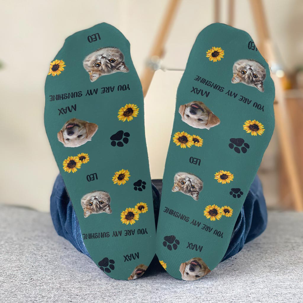 Dieser Mensch gehört zu – Hundegeschenk für Katzenliebhaber – Personalisierte Socken