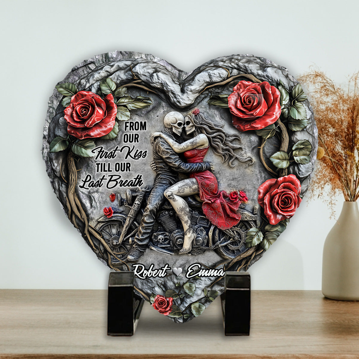 Von unserem ersten Kuss – personalisierter herzförmiger Stein für Paare