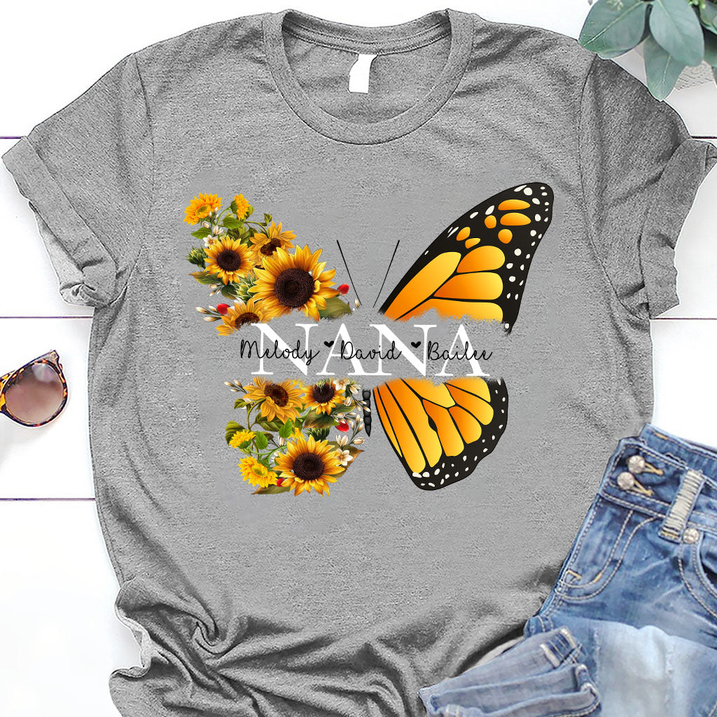 Nana Butterfly Sunflower – Geschenk für Oma und Mama – Personalisiertes T-Shirt und Hoodie