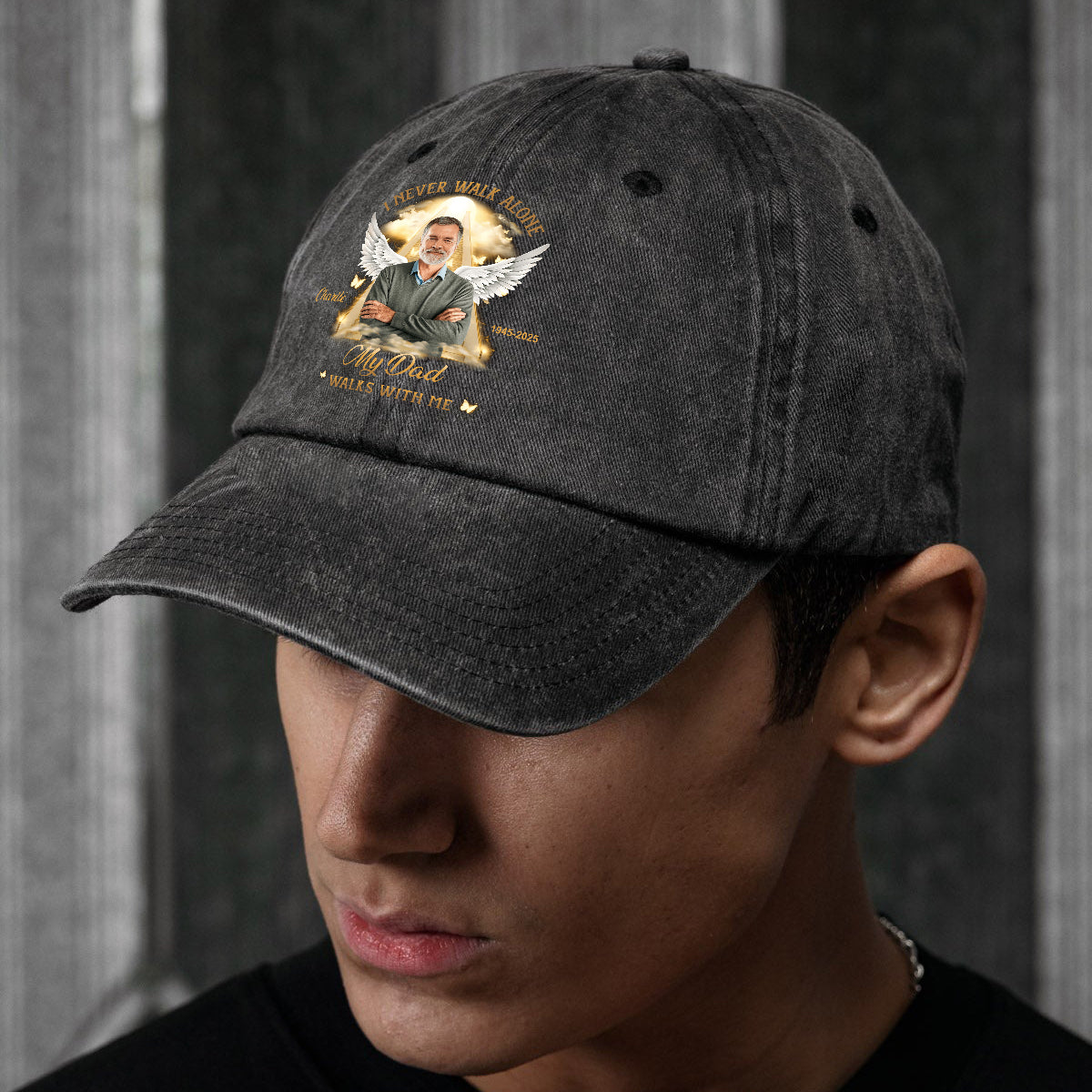 Ich gehe niemals allein – Personalisierte Gedenk-Jeanskappe