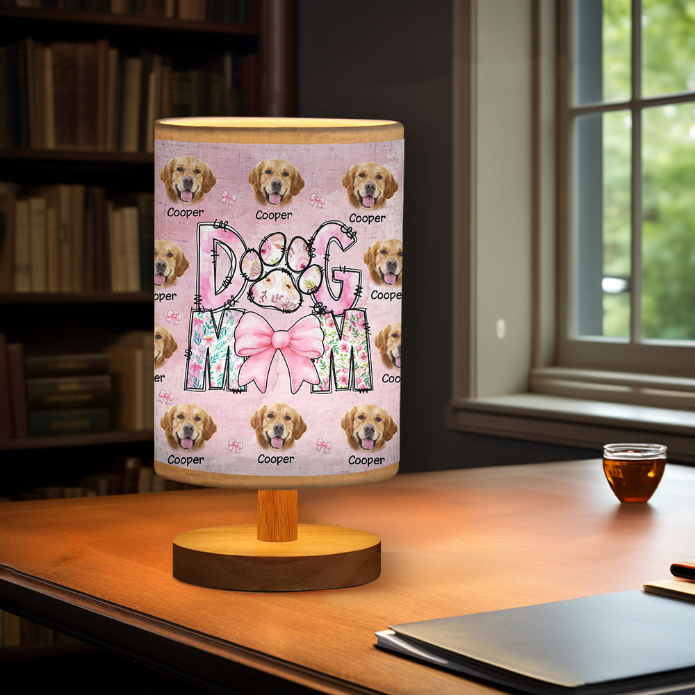 Florale Hundemama-Tischlampe mit Holzsockel – personalisierte Hundetischlampe