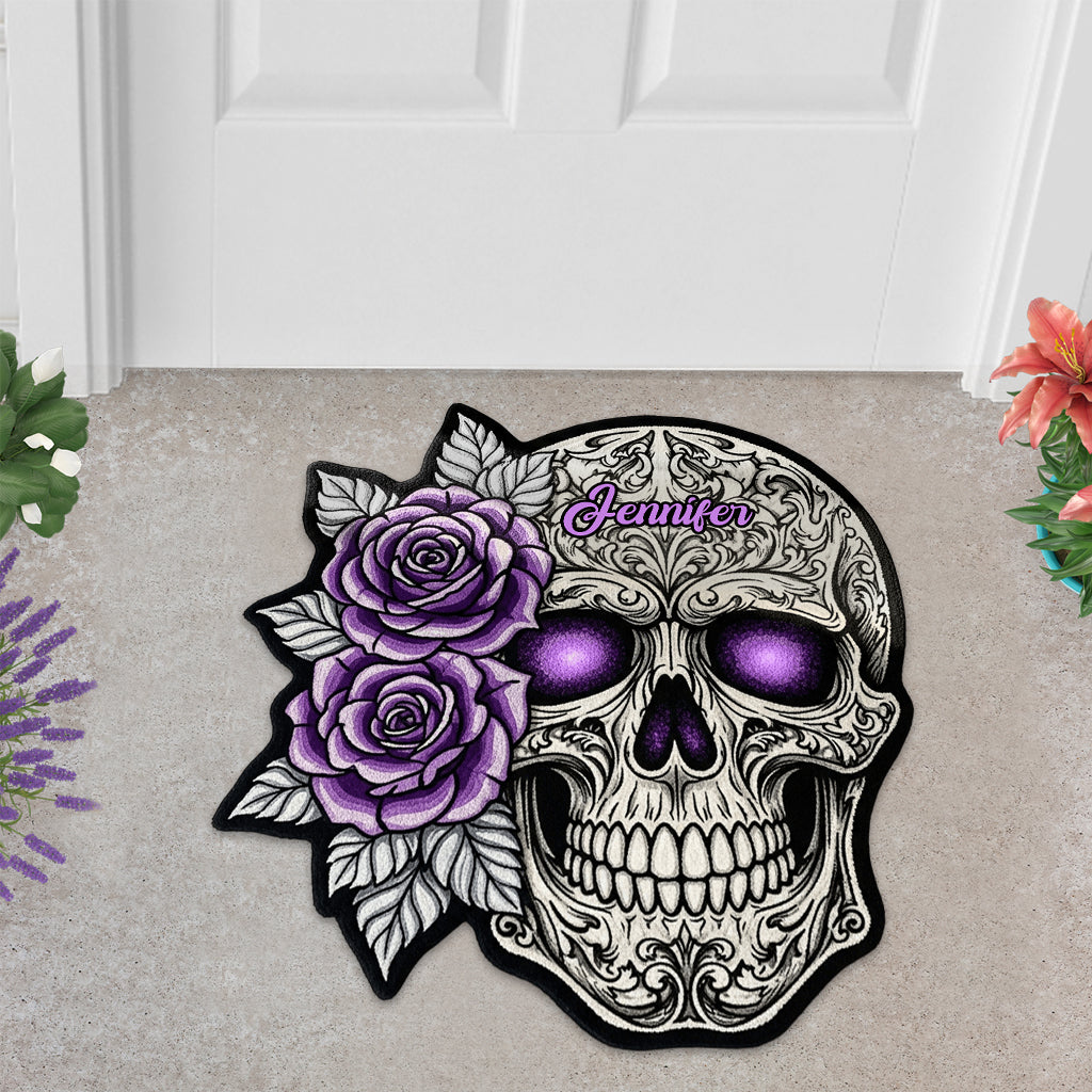 Totenkopf und Rosen – Personalisierte Fußmatte/Teppich in Totenkopfform