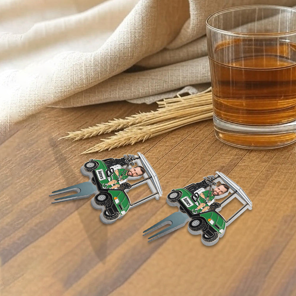 Witziges Karikatur-Geschenk für Golfliebhaber – personalisierter Golfballmarker