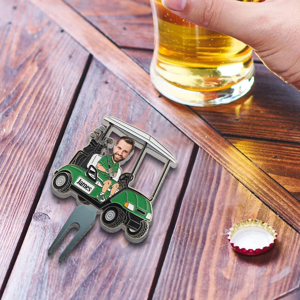 Witziges Karikatur-Geschenk für Golfliebhaber – personalisierter Golfballmarker