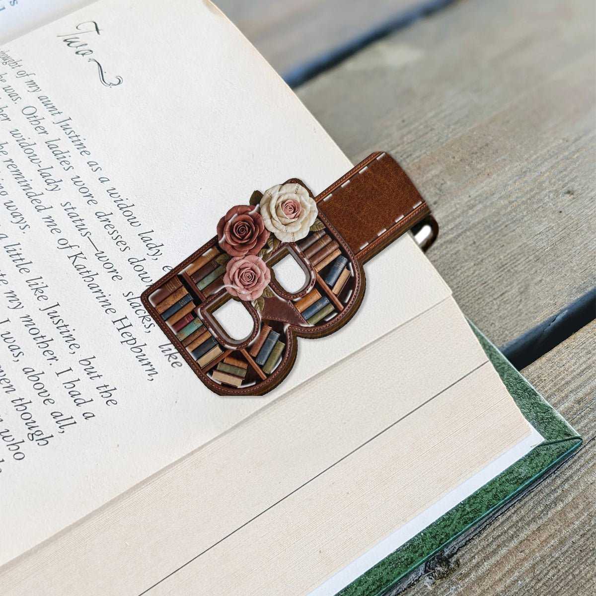 Perfektes Geschenk für Bücherliebhaber – personalisiertes, magnetisches Lesezeichen in Buchform mit Anfangsbuchstaben des Namens