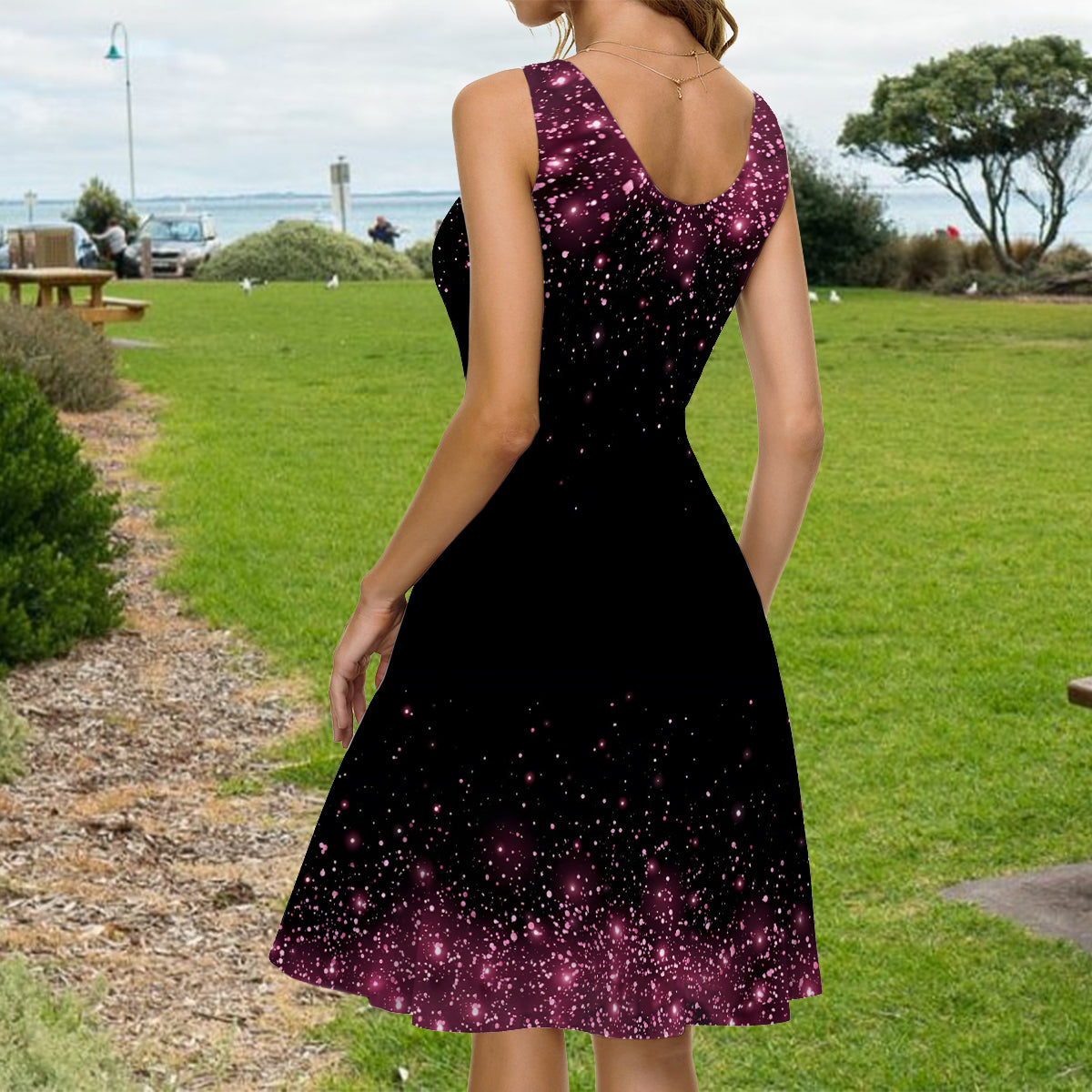 Wunderschönes Rosengeschenk für Mama, Oma,... - Personalisiertes ärmelloses Kleid für die Mutter