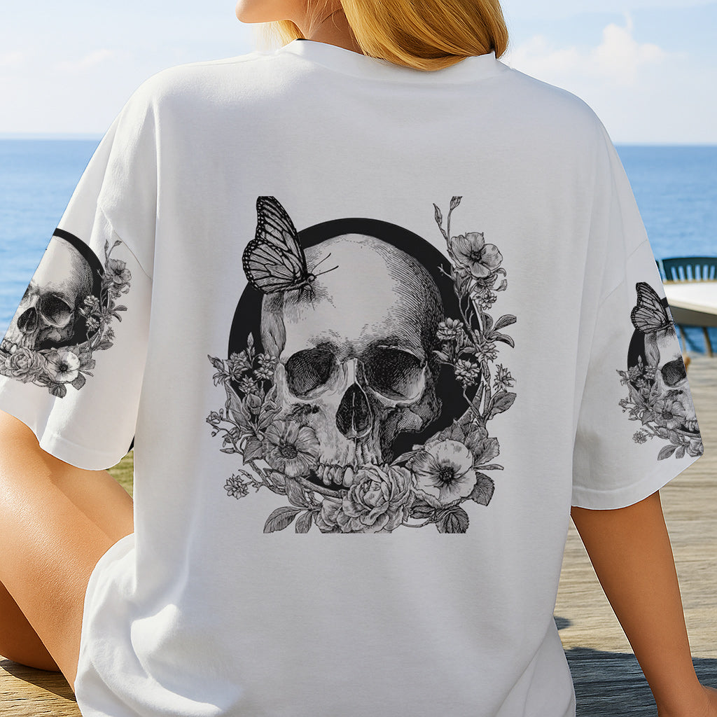 Weißer Totenkopf – Personalisiertes Shirt mit Totenkopf-Allover-Print