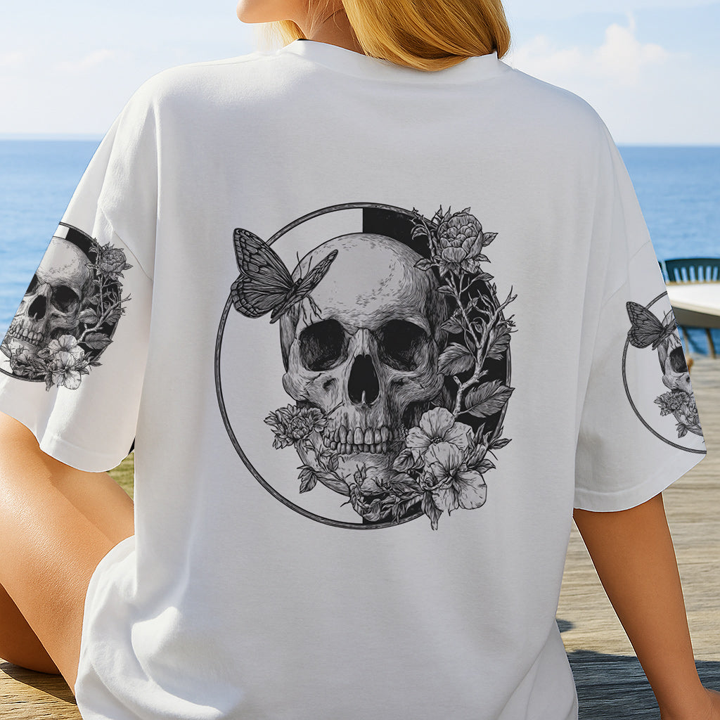 Weißer Totenkopf – Personalisiertes Shirt mit Totenkopf-Allover-Print