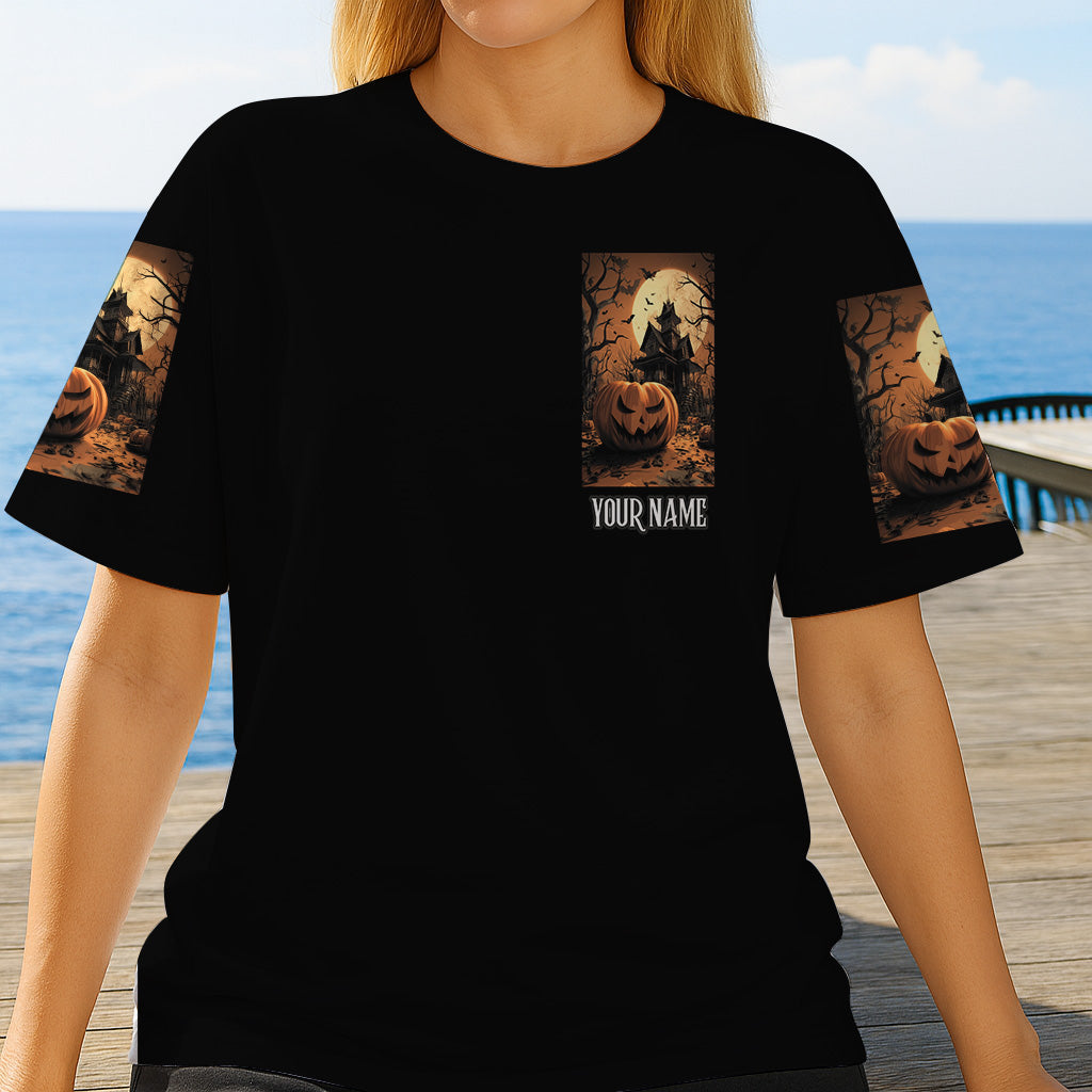 Halloween-Schloss – Personalisiertes Halloween-Shirt mit Allover-Print