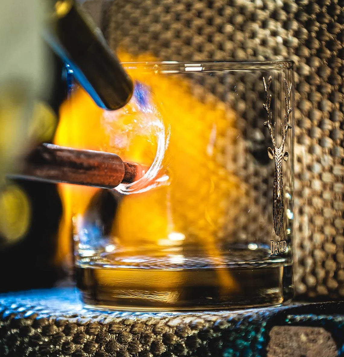 Liebe zur Jagd – Personalisiertes Whiskyglas in Form einer Jagdkugel
