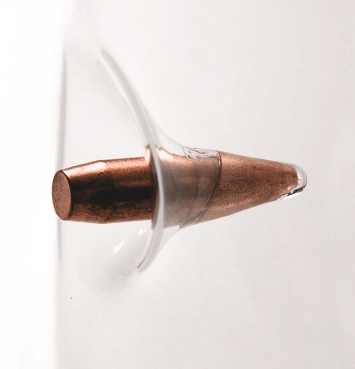 Liebe zur Jagd – Personalisiertes Whiskyglas in Form einer Jagdkugel