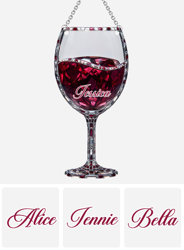 Einfach ein Mädchen, das Wein liebt – Personalisierter Wein-Fensterhänger als Sonnenfänger