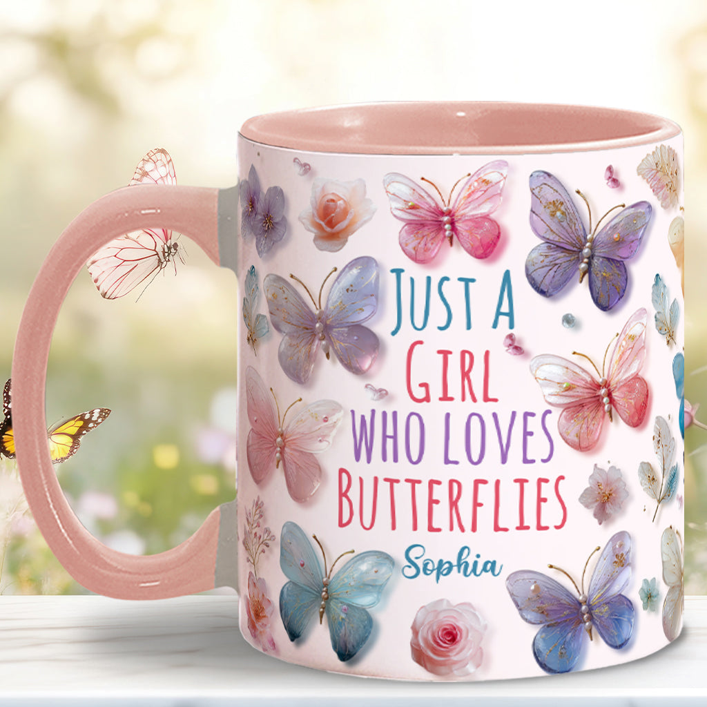 Einfach ein Mädchen, das Schmetterlinge liebt – personalisierte Tasse mit Schmetterlingsmotiv