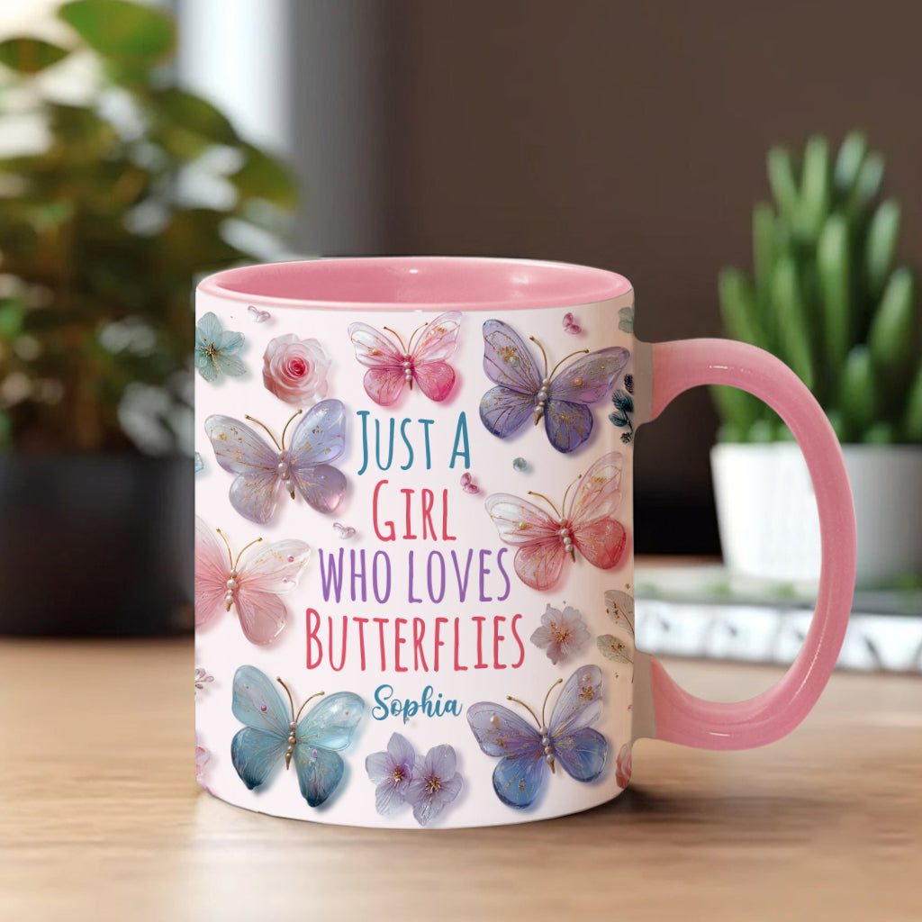 Einfach ein Mädchen, das Schmetterlinge liebt – personalisierte Tasse mit Schmetterlingsmotiv