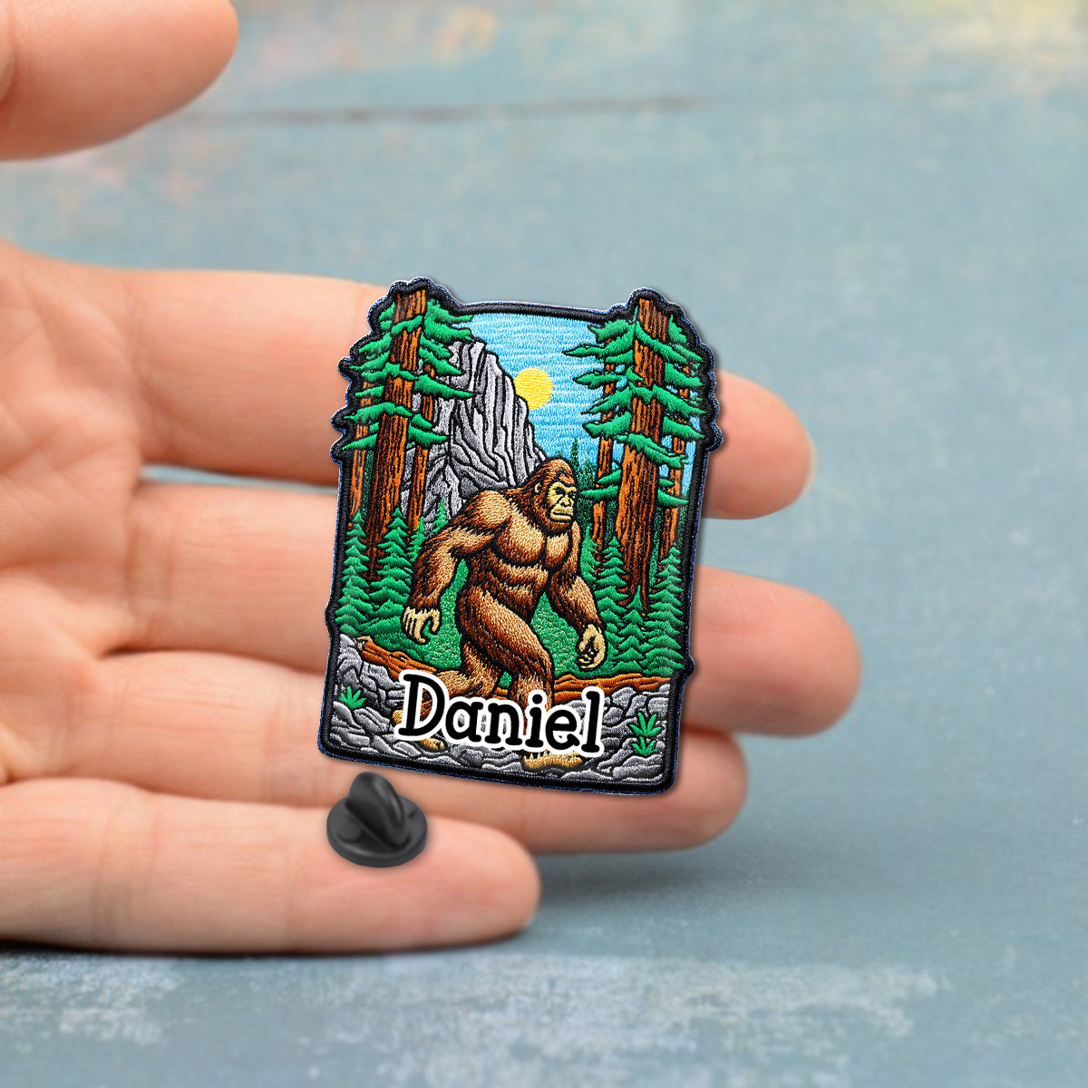 Das Abenteuer wartet – Personalisierter Wanderpin