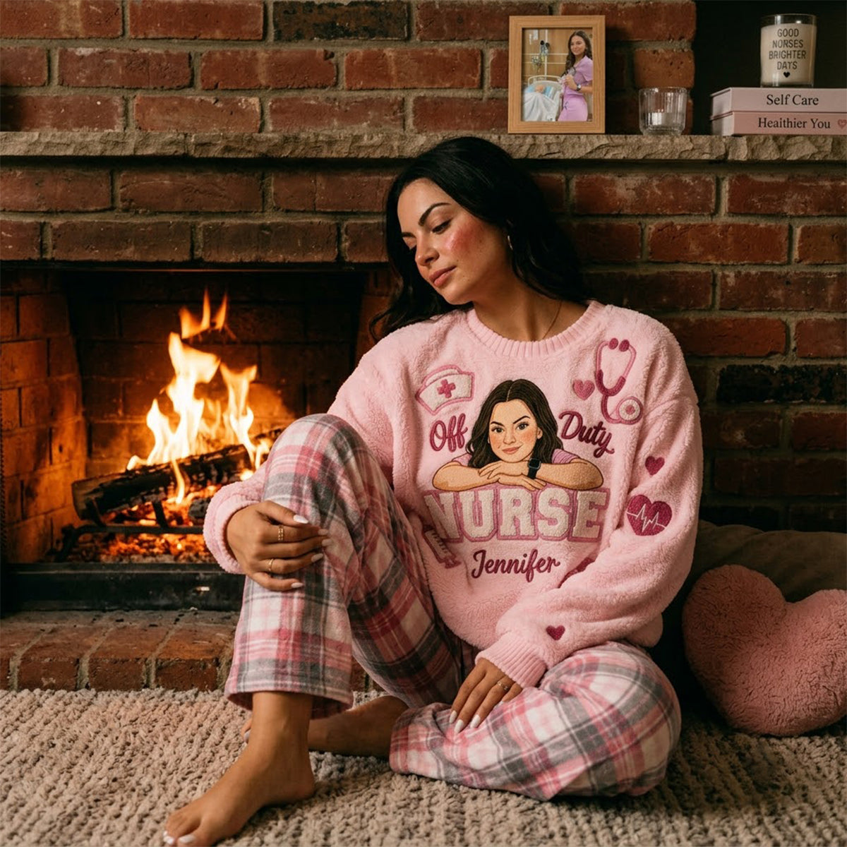 Off Duty Nurse - Personalisiertes Fleece Lounge Set für Krankenschwestern